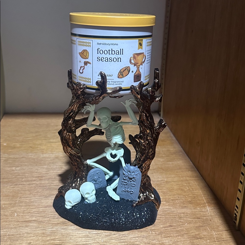 Bath & Body Works skeleton Halloween candle holder - Picture 5 of 5